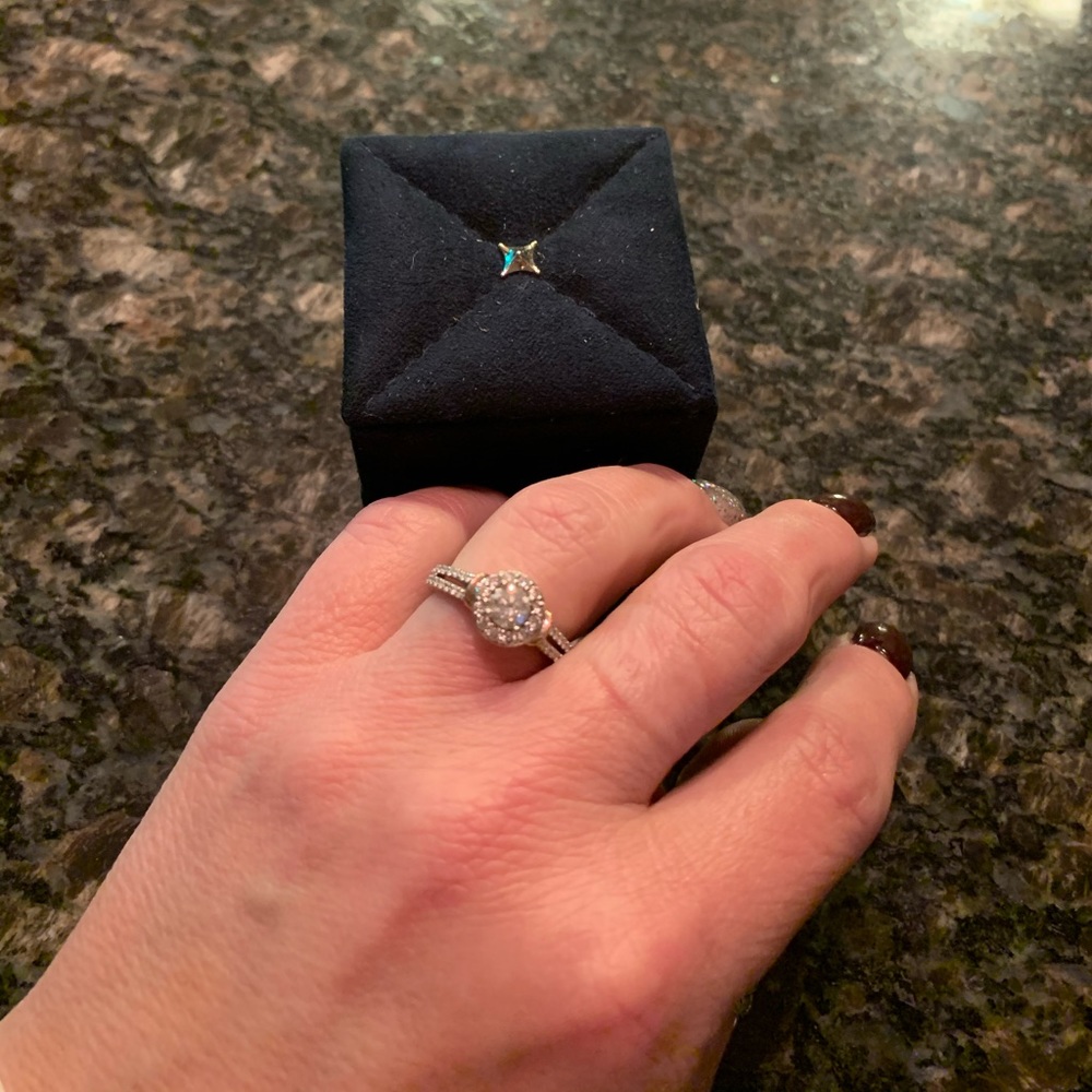 Beautiful 1 CT  Diamond Ring